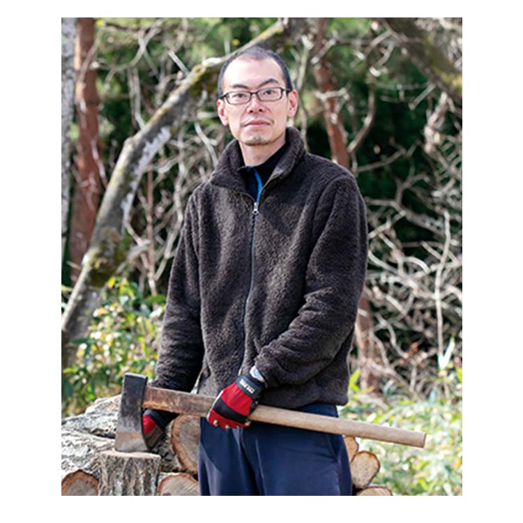 炭焼き職人 井上 鎮夫さん