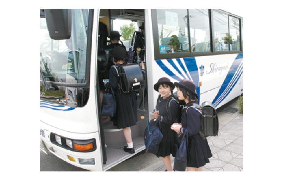 専用の通学バス