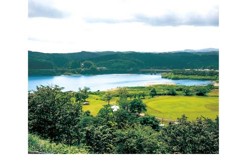 花山湖の景色